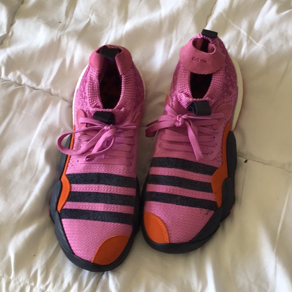 Adidas trae young 2 mid pink trap house new never worn